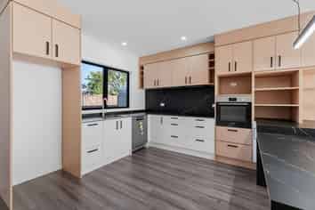  2/42 Balmerino Crescent, Pukete