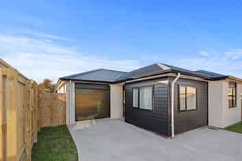  2/42 Balmerino Crescent, Pukete