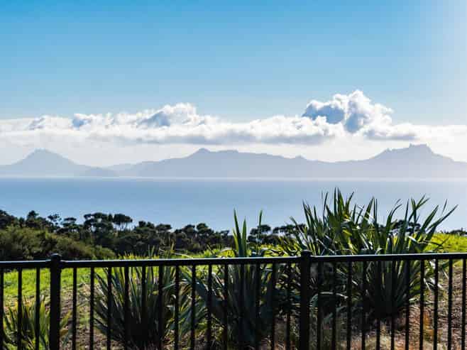 102 The Ridge, Langs Beach