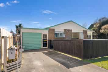 5 Carlyle Street, Leamington