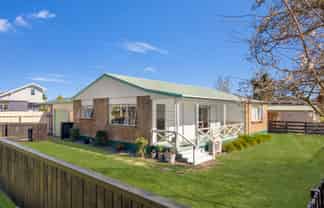5 Carlyle Street, Leamington
