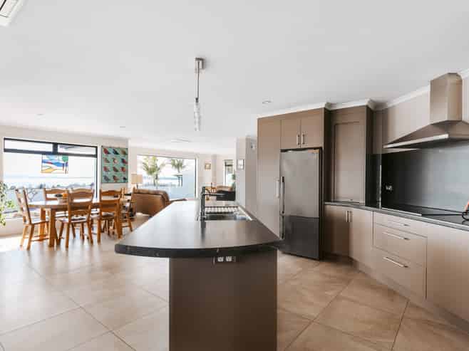 35 Holyoake Terrace, Omokoroa