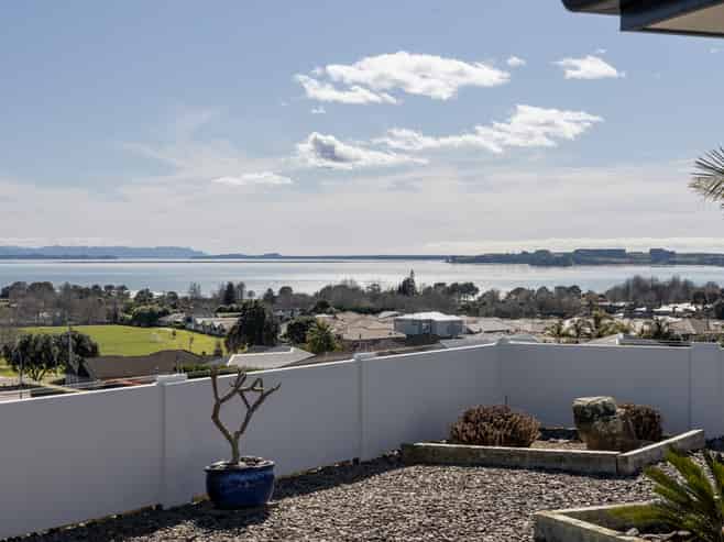 35 Holyoake Terrace, Omokoroa