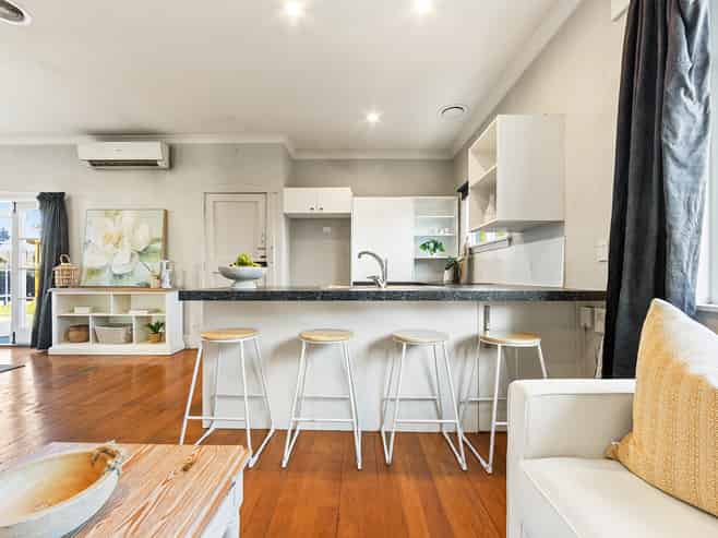 16 Lincoln Road, Spreydon