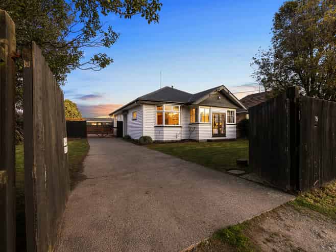 16 Lincoln Road, Spreydon