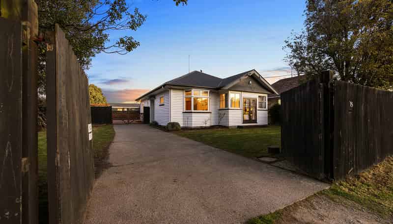 16 Lincoln Road, Spreydon