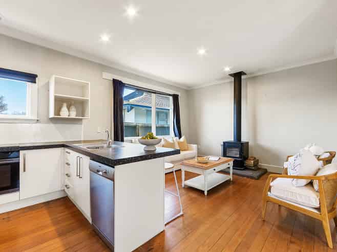 16 Lincoln Road, Spreydon