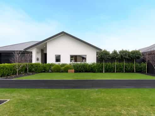 7 Polar Lane, Lincoln