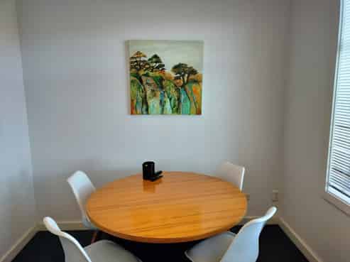 Cambridge office with storage and car parks
