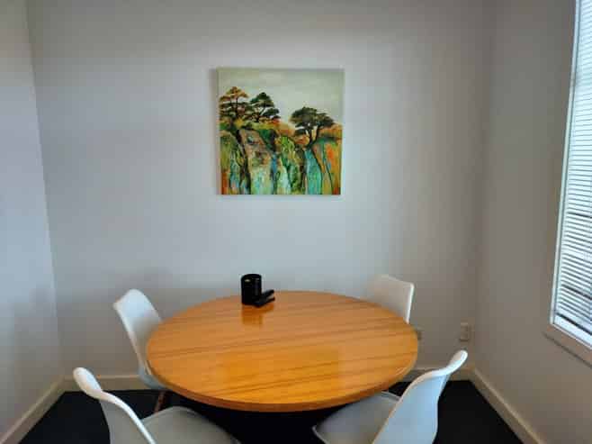 Cambridge office with storage and car parks