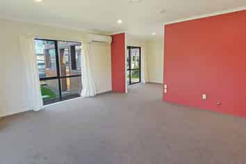 33 Pitt Ave, Clendon Park