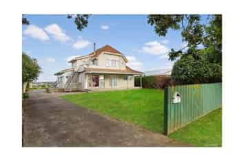Room 6, 28 Court Crescent, Panmure