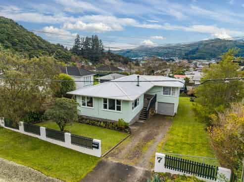7 Reid Road, Wainuiomata