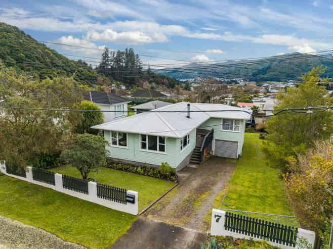 7 Reid Road, Wainuiomata