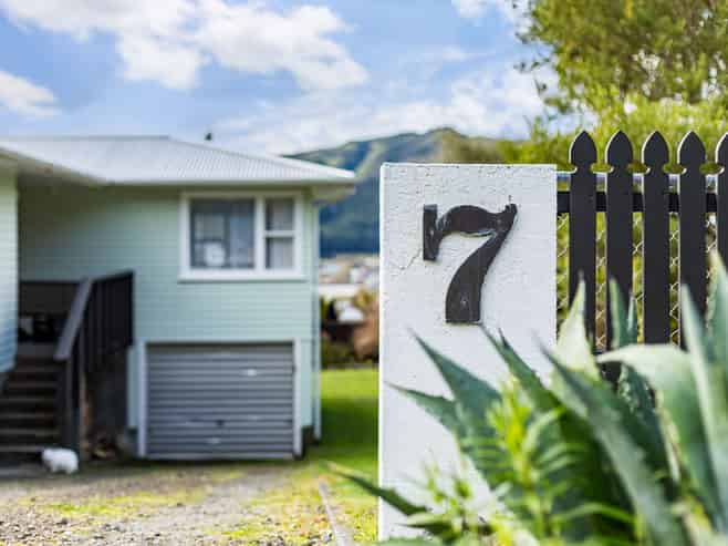 7 Reid Road, Wainuiomata