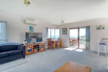 5 Dudley Crescent, Cable Bay