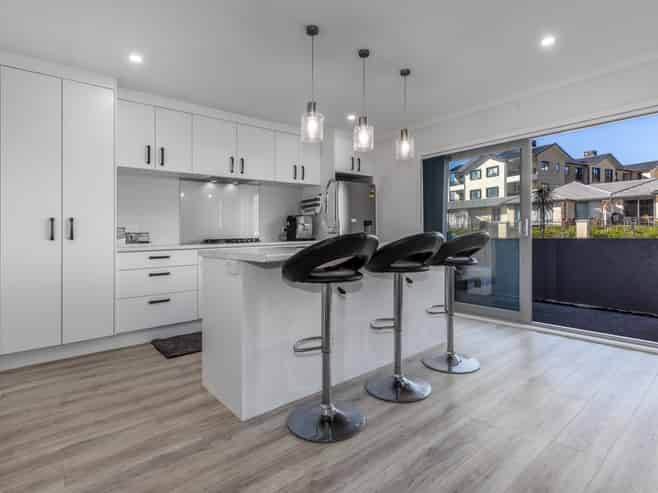 34 Bluff Road, Porirua