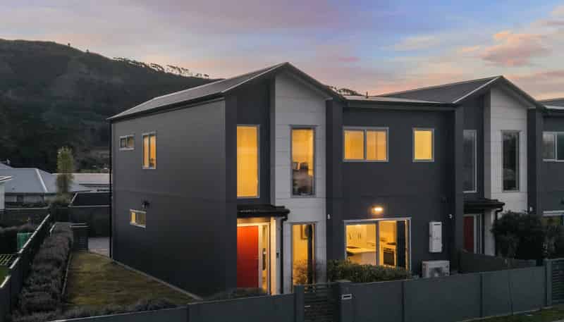34 Bluff Road, Porirua