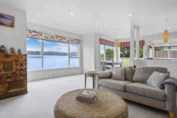 515 Marine Drive, Eastbourne