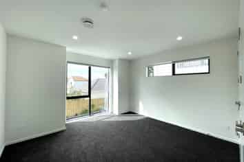 255D Hill Road, The Gardens