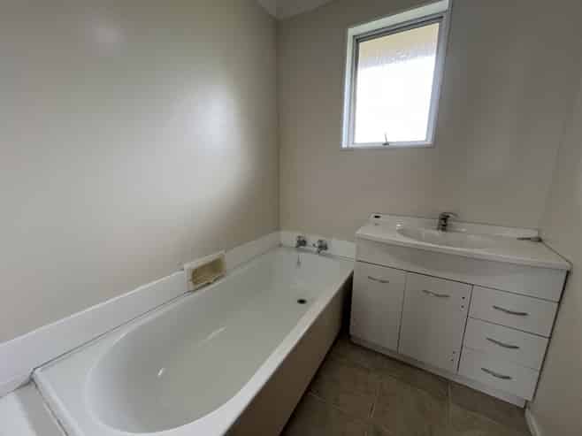 122 Benmore Avenue, Cloverlea