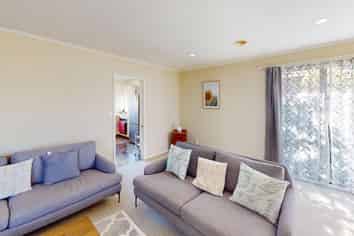 78 Amberley Avenue, Highbury