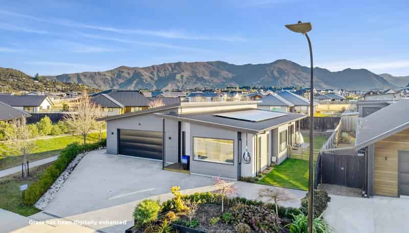 7 Tahi Street, Wanaka