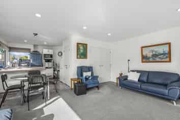 27B Nelson Street, Petone