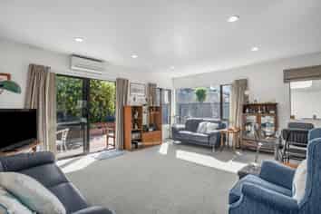 27B Nelson Street, Petone