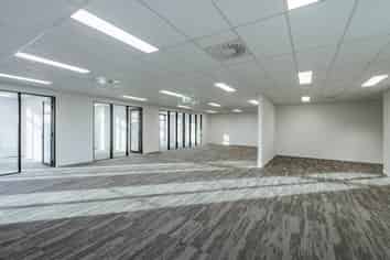 BEAUTIFULLY PRESENTED MOUNT OFFICE
