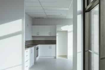 BEAUTIFULLY PRESENTED MOUNT OFFICE
