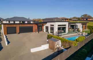 8 Mahoneys Hill Road, Oceanview
