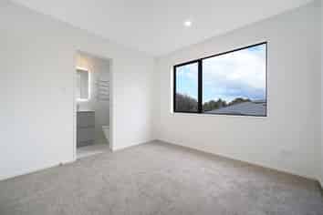 2/106A Galway Street, Onehunga