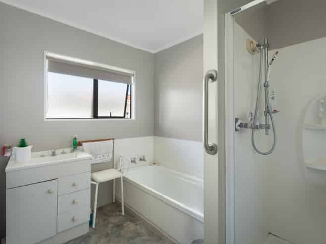 8 A&B Menzies Place, Paeroa