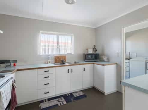8 A&B Menzies Place, Paeroa