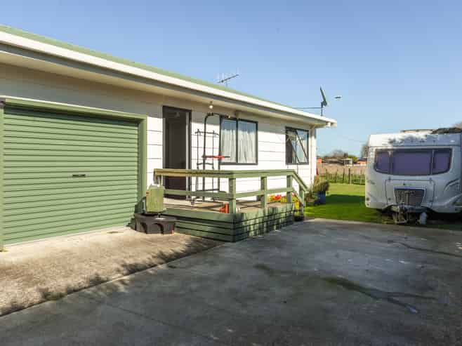 8 A&B Menzies Place, Paeroa