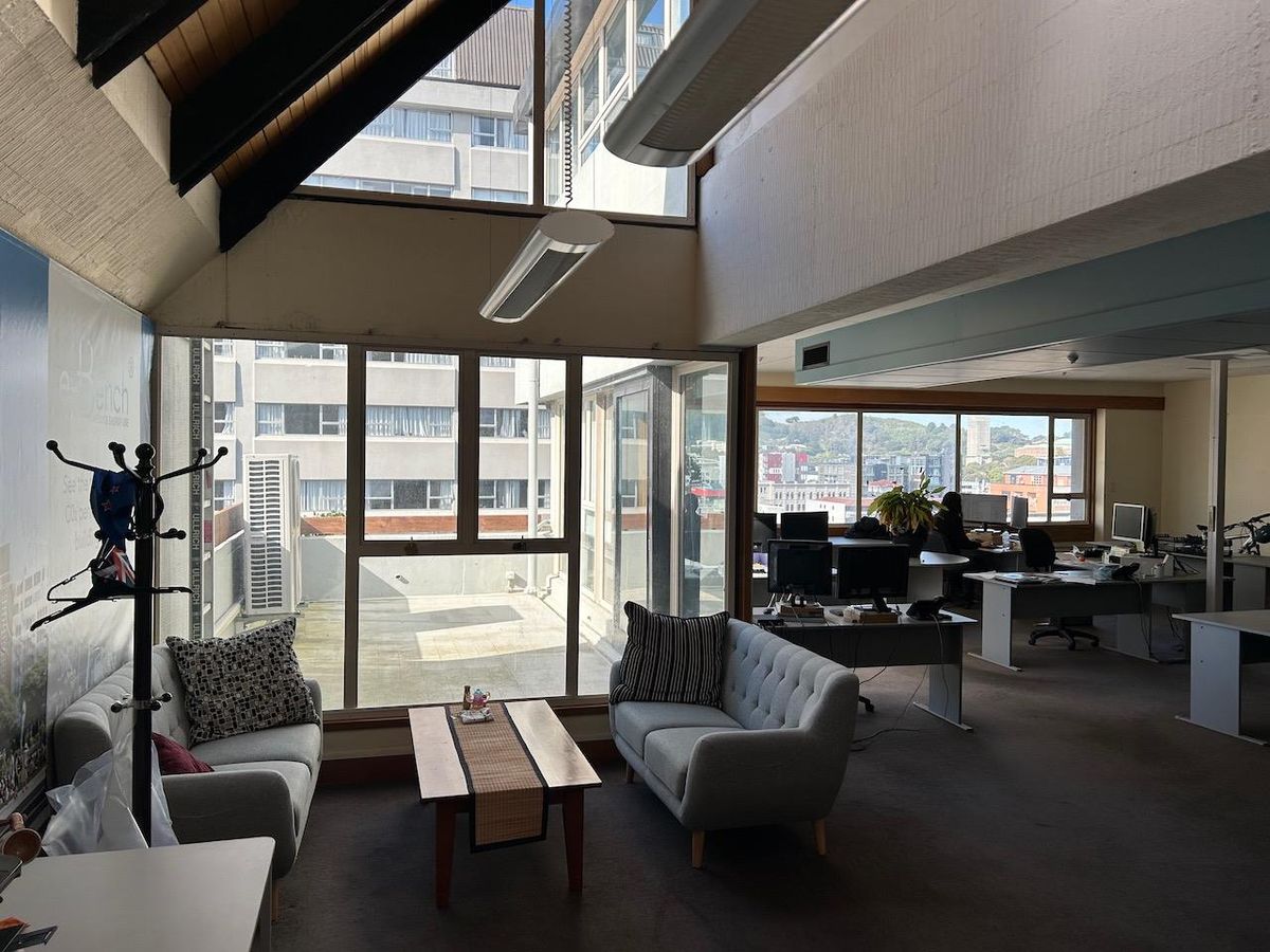 Cool office + deck + parks
