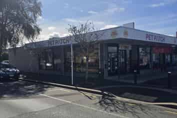 HUAPAI Main Road Retail Corner Unit 170m2 