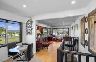 25 Robins Road, Judea