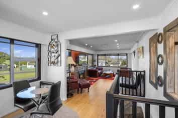 25 Robins Road, Judea