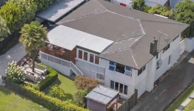 25 Robins Road, Judea