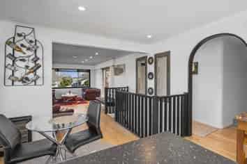 25 Robins Road, Judea