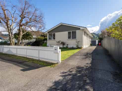 63 California Drive, Totara Park