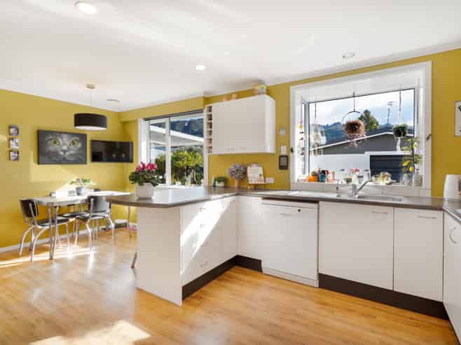 63 California Drive, Totara Park