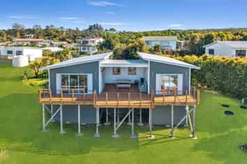18 Mariner Cove Road, Tinopai