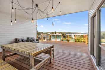 18 Mariner Cove Road, Tinopai