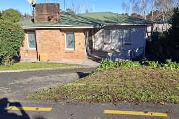 93 Lake Crescent, Hamilton Lake