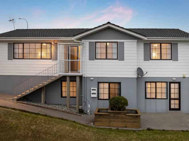 142 Oaktree Avenue, Browns Bay