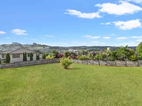 12 Leburn Crescent, Flat Bush