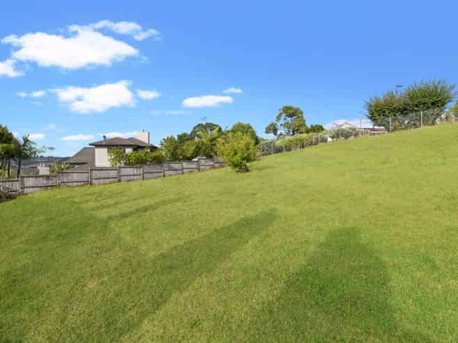 12 Leburn Crescent, Flat Bush